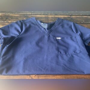 Catarina One-Pocket Scrub Top